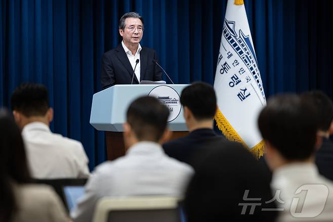 김용범 대통령실 정책실장이 10일 서울 용산 대통령실 청사에서 RE100 산단 관련 브리핑을 하고 있다. 2025.7.10/뉴스1 ⓒ News1 이재명 기자