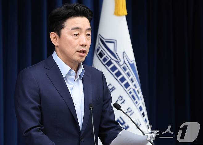 강훈식 대통령 비서실장이 11일 서울 용산구 대통령실 청사에서 문화체육관광부·국토교통부 장관 후보자 인선 발표을 하고 있다. 2025.7.11/뉴스1 ⓒ News1 허경 기자