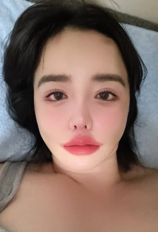 박봄SNS