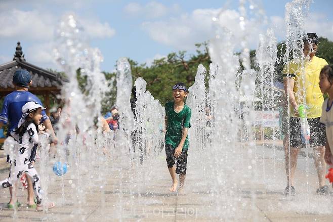 홍길동테마파크 바닥분수 /사진-장성군