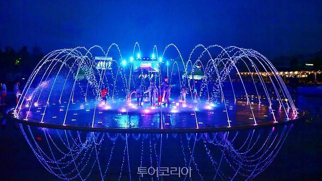 &nbsp;상무평화공원 음악분수 /사진-장성군