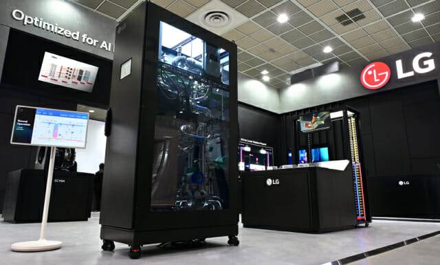 LG전자가 8일 서울 강서구 마곡 LG사이언스파크에서 기자간담회를 갖고 ES사업본부의 사업 전략방향과 AI 데이터센터향 HVAC 솔루션 등을 소개했다. AI 데이터센터 액체 냉각 솔루션인 'CDU(Coolant Distribution Unit; 냉각수 분배 장치)'.(사진=LG전자)