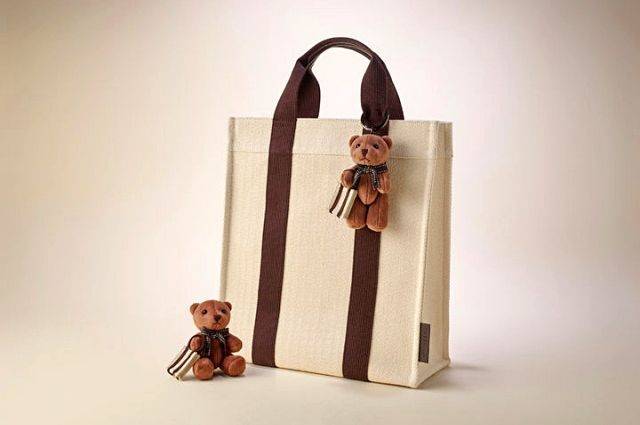 서울신라호텔이 새로 출시한 에코백과 신규 키링. 서울신라호텔