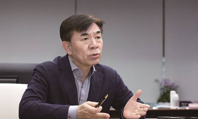 김현석 산업통상자원부  R&D 전략기획단장 - 서울대 제어계측공학,  전 삼성전자 영상디스플레이사업부장,  전 삼성전자 소비자가전 부문장 / 사진 조인원 기자