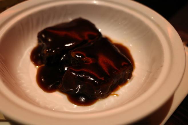 서울 강남구에 위치한 '시추안하우스 삼성점'의 동파육. 사진=이준형 블루밍비트 기자