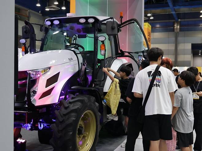 사진 설명: 작년 AFPRO 2024 긴트 부스 운영 모습