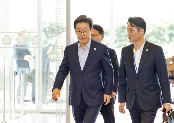 이재명 대통령이 지난 11일 용산 대통령실로 출근하고 있다. 대통령실통신사진기자단