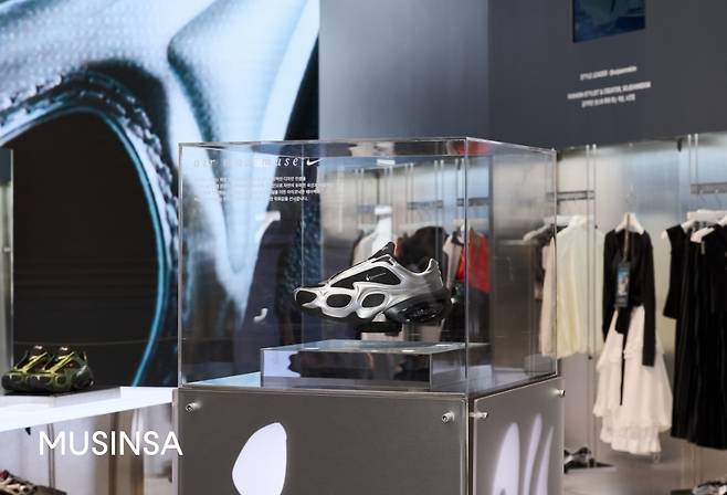 Air Max Muse on display at "Leaders of Seoul" pop-up in Seongsu, Seoul (Musinsa)