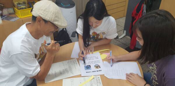 옥정중학교 교사들이 프로젝트 수업 진행 방향에 대해 논의하고 있다. 옥정중학교 제공