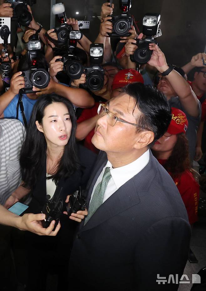 [서울=뉴시스] 조성우 기자 = 김태효 전 국가안보실 1차장이 11일 오후 서울 서초구 순직 해병 특별검사팀 사무실로 출석하고 있다. 2025.07.11. xconfind@newsis.com