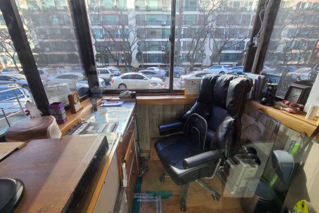 ▲ 경비원 초소 내부. ⓒ연합뉴스