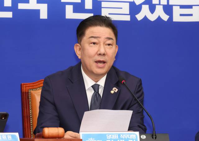 ▲더불어민주당 김병기 당 대표 직무대행 겸 원내대표가 11일 국회에서 열린 최고위원회의에서 발언하고 있다. ⓒ연합뉴스