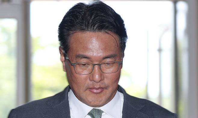 직권남용 권리행사 방해 혐의를 받는 김태효 국가안보실 1차장이 11일 오후 서울 서초구 순직해병 특검 사무실에서 피의자 신분으로 조사를 받기 위해 출석하고 있다. 뉴스1