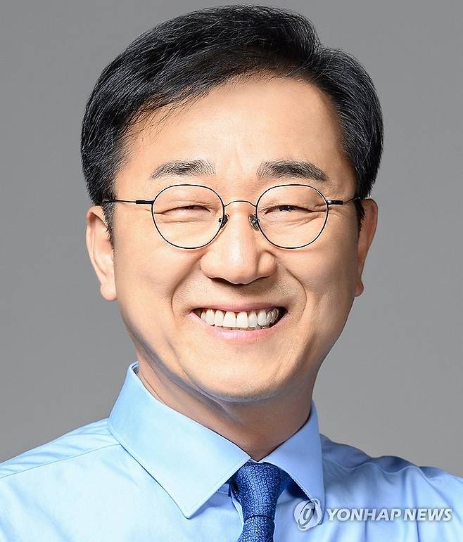 김윤덕 국토교통부 장관 후보자 (서울=연합뉴스) 대통령실은 11일 이재명 대통령이 신임 국토교통부 장관 후보자에 더불어민주당 김윤덕 의원을 지명했다고 강훈식 대통령비서실장 브리핑을 통해 밝혔다. 2025.7.11 [연합뉴스 자료사진] photo@yna.co.kr