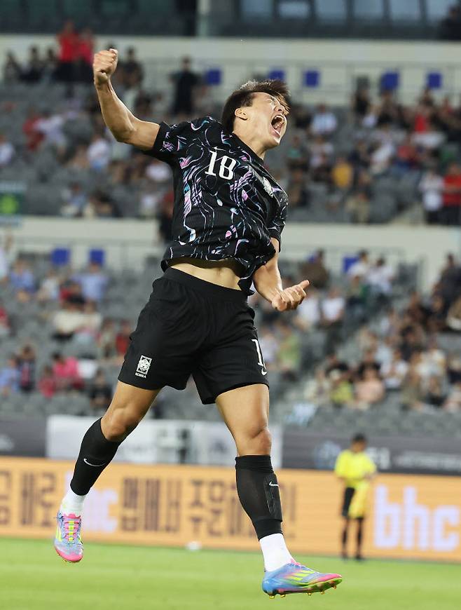 11일 경기도 용인미르스타디움에서 열린 2025년 동아시아축구연맹(EAFF) E-1 챔피언십(동아시안컵) 남자부 2차전 한국과 홍콩의 경기. 골을 넣은 한국 이호재가 기뻐하고 있다. 사진=연합뉴스