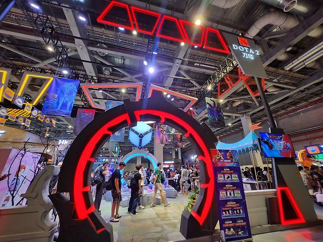 - 중국에서도 컬트적인 인기를 끌고 있는 도타2&nbsp;