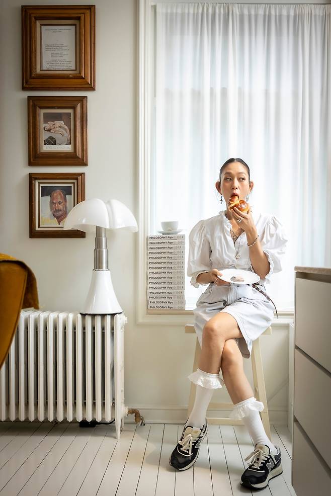 이효정 런던베이글뮤지엄 브랜드총괄디렉터는 젊은 세대가 닮고 싶어 하는 패션 스타일로도 유명하다. 과거 빈티지 옷가게에서 일할 때는 매출을 7~8매 이상 올린 ‘전설의 알바생’이기도 했다. /이신영 영상미디어 기자