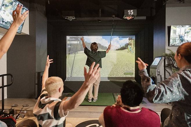 미국 뉴욕주에 있는 스포츠 펍 형식의 스크린 골프장 ‘골프존 소셜’. /골프존