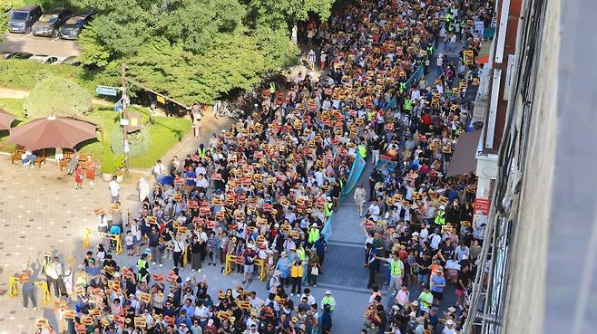 신천지OUT비상대책위원회(비대위)가 12일 과천시 별양동 소재 중앙공원 일대에서 '신천지 종교시설 용도변경 반대를 위한 과천 시민 총궐기 대회'를 가졌다.(독자제공) /사진=뉴스1