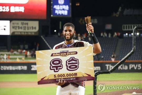 홈런 더비 우승한 삼성 디아즈 / 사진=연합뉴스