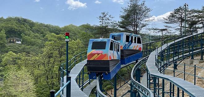 단양의 사계절을 천천히 만끽할 수 있는 모노레일. /사진=단양관광공사
