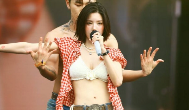 가수 권은비가 ‘워터밤’ 무대를 위해 준비한 남다른 비하인드 스토리를 공개했다. 울림엔터테인먼트 제공