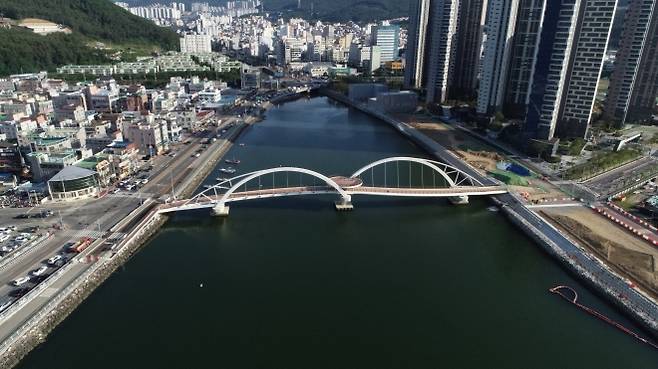 거제시 고현항 일대 전경. 서울신문DB