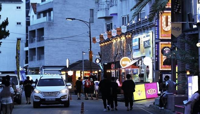 양양의 밤거리. 연합뉴스 자료사진