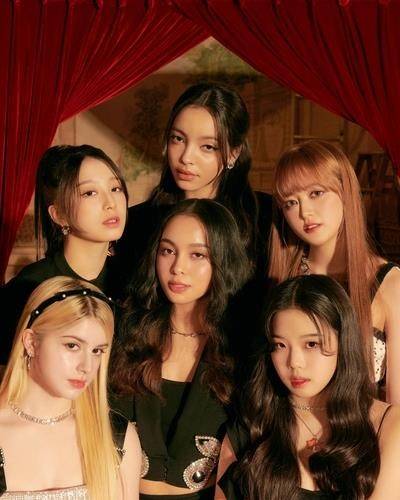 걸그룹 비춰(VCHA) 맨 아랫줄 오른쪽이 케일리. [JYP엔터테인먼트 제공. 재판매 및 DB 금지]