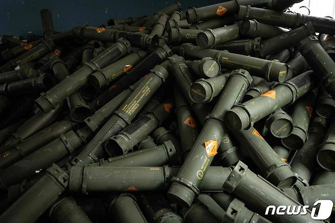 15일 (현지시간) 러시아의 침공 속 우크라이나 도네츠크주 바흐무트에 박격포 포탄의 껍데기가 쌓여 있는 모습이 보인다. ⓒ AFP=뉴스1 ⓒ News1 우동명 기자(사진은 기사 내용과 무관함) / 뉴스1 ⓒ News1