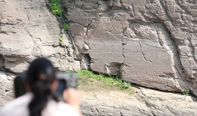 유네스코 세계유산 등재가 유력한 울산 ‘반구천의 암각화’ 중 ‘울주 대곡리 반구대 암각화’의 지난 3일 모습.   연합뉴스