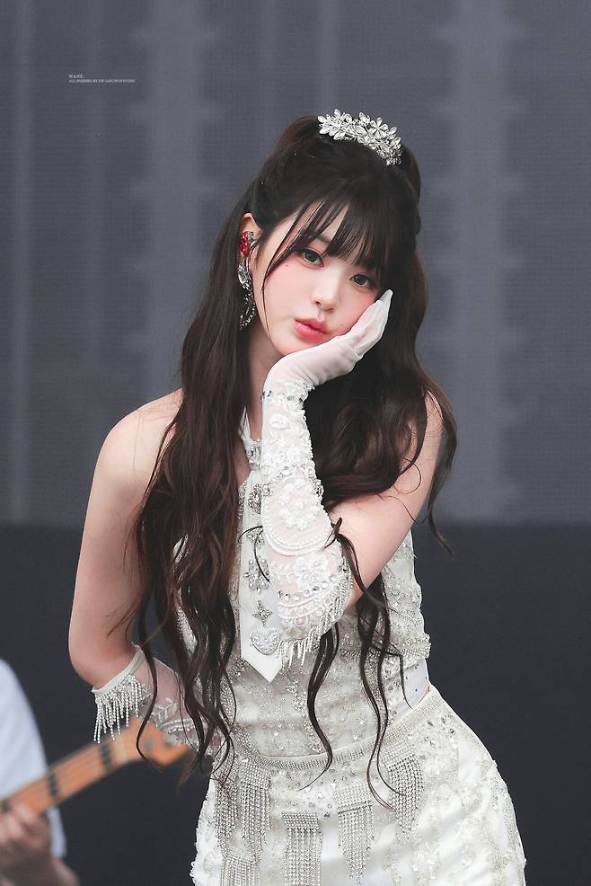 13.jpg 오늘자 롤라팔루자 베를린 아이브 장원영