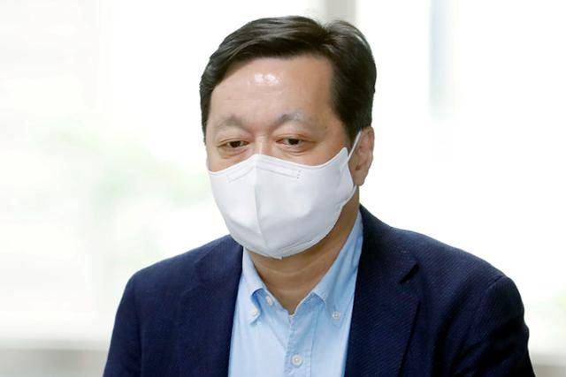 정진상 전 더불어민주당 당대표 정무조정실장이 2023년 5월 12일 서울 서초구 서울중앙지법에서 열린 공판기일에 출석하고 있다. 뉴시스