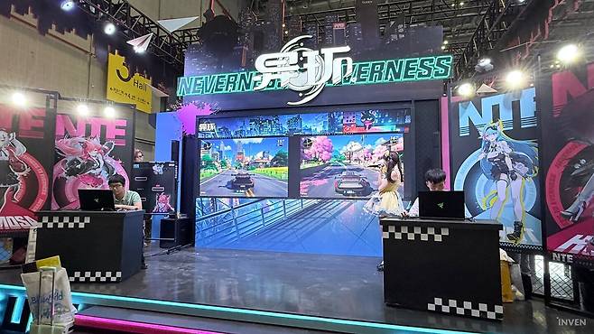 ▲ 글로벌 테스트 중인 '이환'도 참가, 현장에서 즉석 레이싱 대결 ㄱㄱ