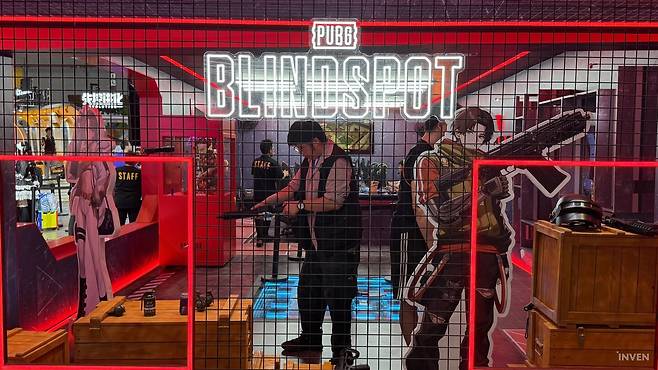 ▲ 탑다운 슈팅에 맞춰 꾸민 부스에 시연존