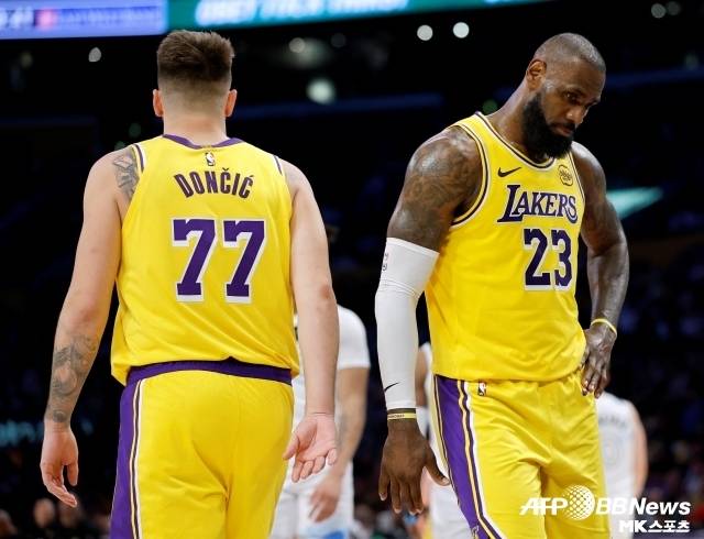 ‘ESPN’은 “레이커스는 사실상 다음 시대를 선언했다. 돈치치의 시대가 열리고 제임스의 시대는 끝났다는 것을 의미한다”고 밝혔다. 사진=AFPBBNews=News1