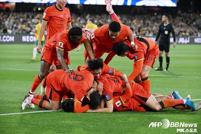 리 쉬안 기자는 “0-2 패배, 과정은 좋지 않았지만 결과는 예상보다 괜찮았다. 모든 젊은 선수가 이런 경기를 꼭 경험해야 한다. 미래는 당신들에게 있다”고 말했다. 사진=AFPBBNews=News1