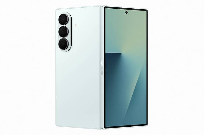 삼성전자가 9일(현지시간) 미국 뉴욕 브루클린에서 열린 ‘갤럭시 언팩 2025’ 행사에서 공개한 갤럭시 Z 폴드7. [권제인 기자/eyre@]