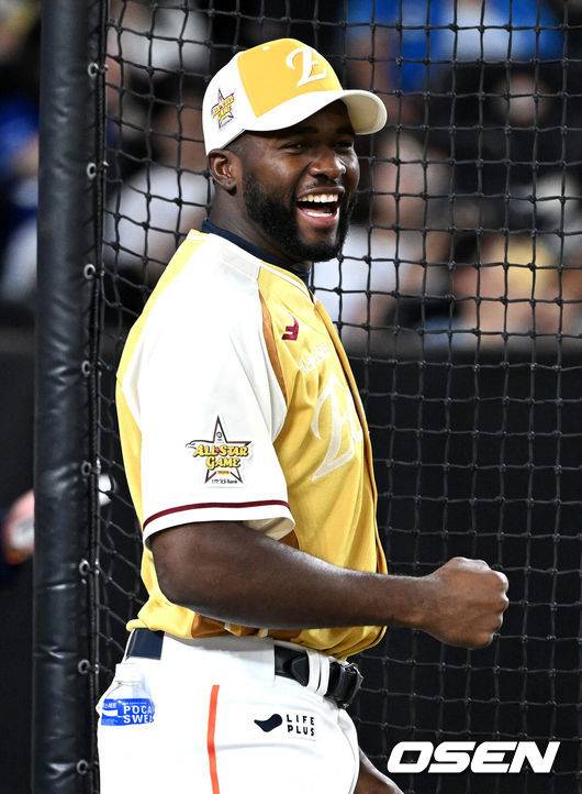 [OSEN=대전, 이대선 기자] 한화 플로리얼이 문현빈 홈런에 환호하고 있다. 2025.07.11 /sunday@osen.co.kr