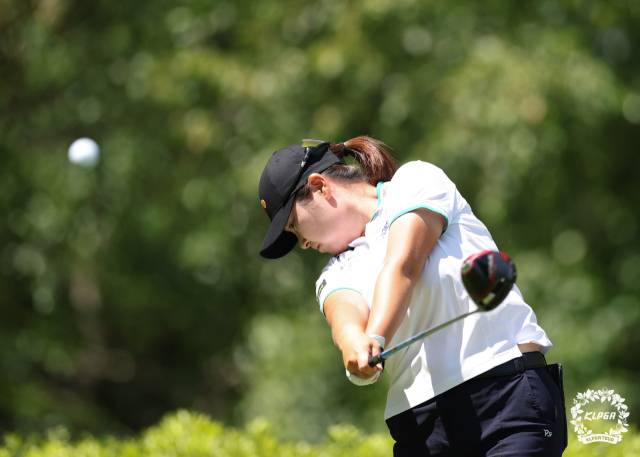 티샷을 날리고 있는 홍정민. 사진 제공=KLPGA