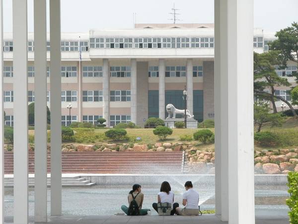 사진은 한양대 ERICA캠퍼스 본관 전경.