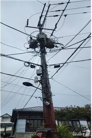 구룡포 일본인가옥거리 통신선. (국민권익위 자료 제공)