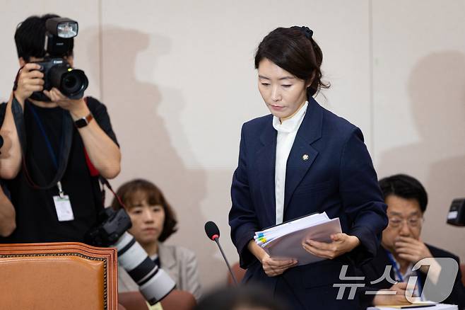 강선우 여성가족부 장관 후보자가 14일 서울 여의도 국회에서 열린 인사청문회에 출석하고 있다. ⓒ News1 유승관 기자