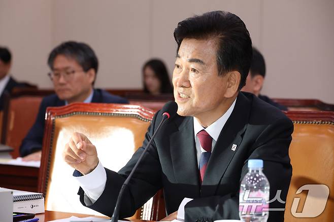 정동영 통일부 장관 후보자가 14일 오전 서울 여의도 국회 외교통일위원회 전체회의장에서 열린 인사청문회에서 의원 질의에 답하고 있다. 2025.7.14/뉴스1 ⓒ News1 이광호 기자