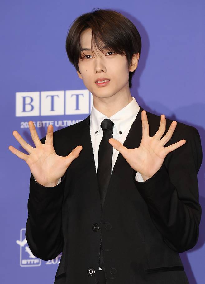 포즈 취하는 지성

    (서울=연합뉴스) 이재희 기자 = 그룹 엔시티 드림(NCT DREAM)의 지성이 14일 서울 송파구 롯데시네마 월드타워점에서 열린 다섯 번째 앨범 '고 백 투 더 퓨쳐' 제작 발표회에 참석, 포즈를 취하고 있다. 2025.7.14

    scape@yna.co.kr

(끝)





<저작권자(c) 연합뉴스, 무단 전재-재배포, AI 학습 및 활용 금지>