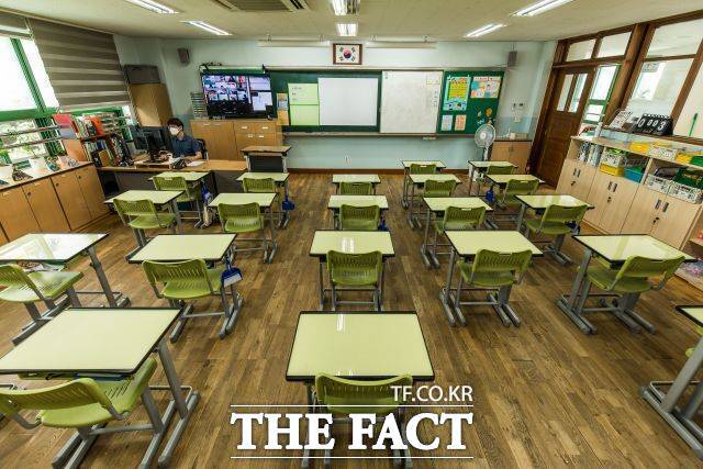 그는 <더팩트>의 인터뷰에 응하면서도 이름, 재직 중인 학교 등 개인 신상은 공개하지 않기를 원했다. 사진은 기사 내용과 무관./더팩트 DB