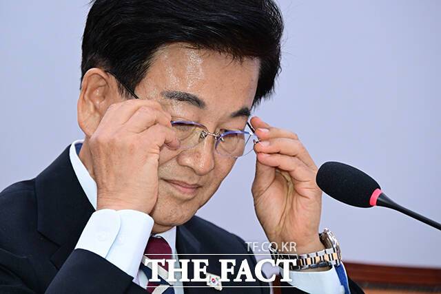 정 후보자는 이날 경주 아시아태평양경제협력체(APEC) 정상회의에 김정은 북한 국무위원장 초청을 고려하고 있다고 밝히는 등 대화 분위기 조성 의지를 내비쳤다. /남윤호 기자