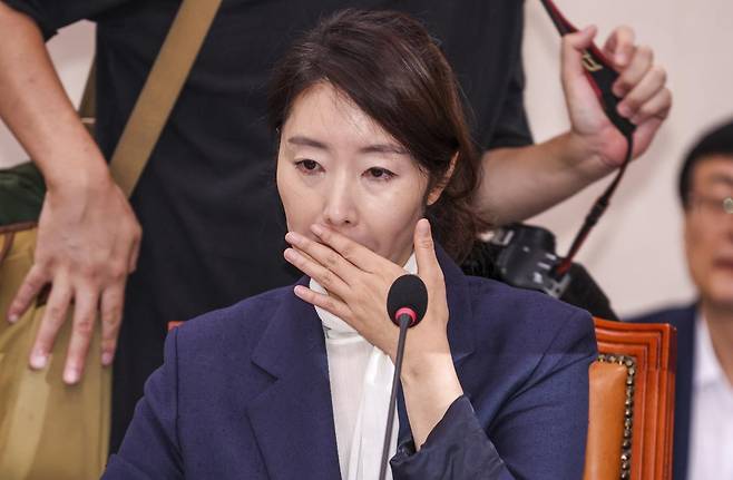 강선우 여성가족부 장관 후보자가 14일 서울 여의도 국회에서 열린 여성가족위원회의 인사청문회에서 의원들의 질문을 듣고 있다. 2025.07.14. 뉴시스