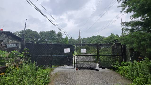 &nbsp;최근 방문한 박용만 선생의 생가터. 군부대가 떠난 뒤 빈 공터가 됐지만, 군부대의 관리 하에 문이 굳게 닫혀있다