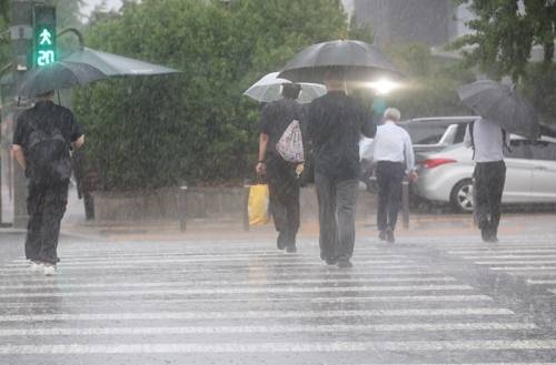 집중호우 자료사진. 기사 내용과 직접적인 관련 없음. [사진 출처 = 연합뉴스]
